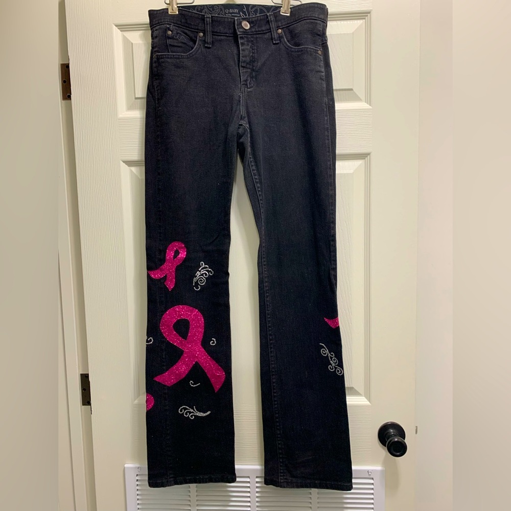 Q-Baby Black Jeans with TETWP glitter logo. Size 7/34” length. Good condition.